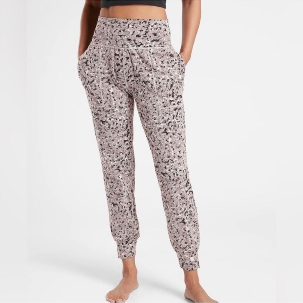 Athleta Salutation Textured Jogger Pants